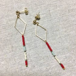 画像2: ダイヤチャーム ビーズピアス レッド